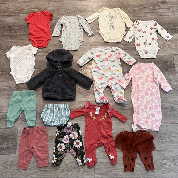 Baby Girl 0-3m Clothes Lot - Picture 1 of 7